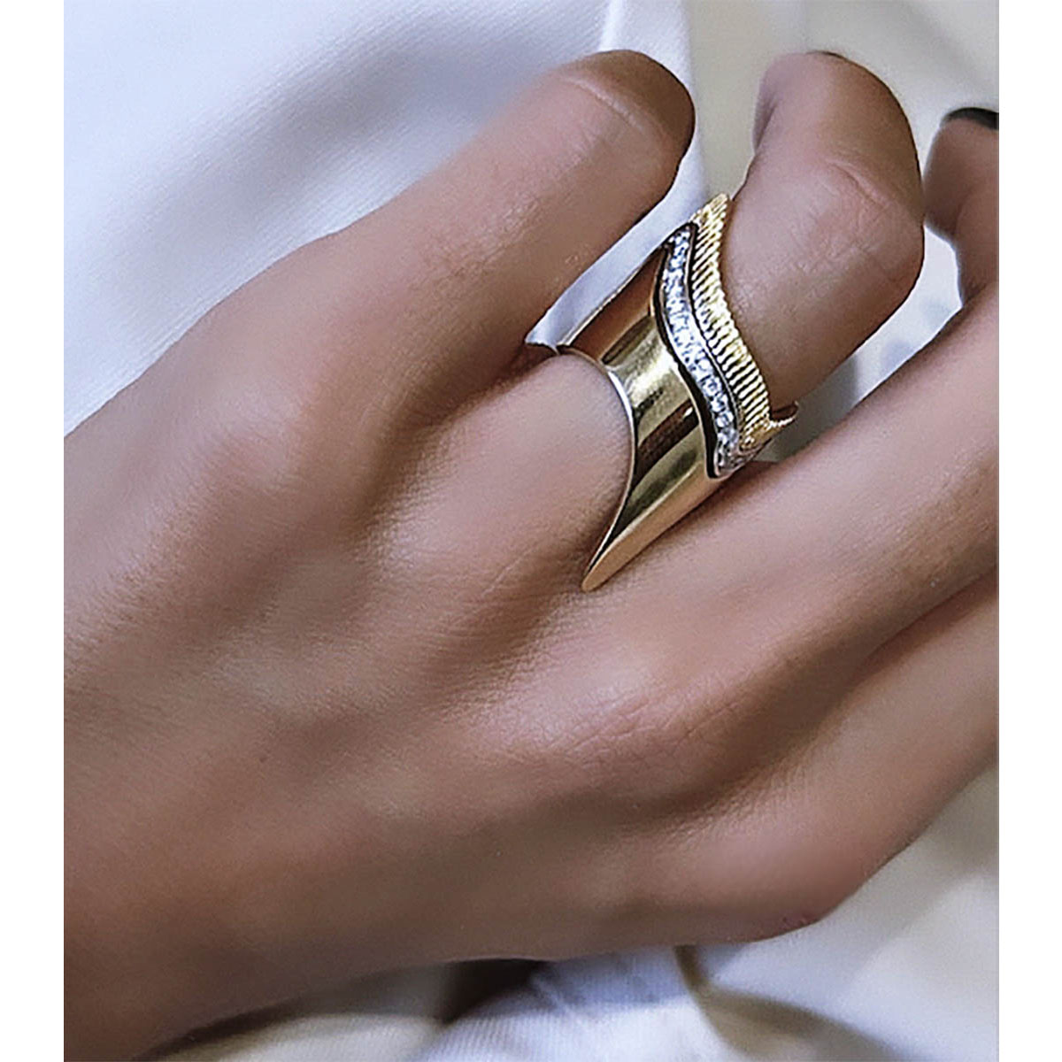 RING RAINBOW WHITE AND STRIATED3